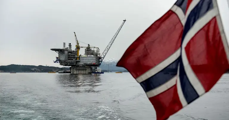 নরওয়ের সমুদ্রে গ্যাস উত্তোলন প্লাটফর্ম